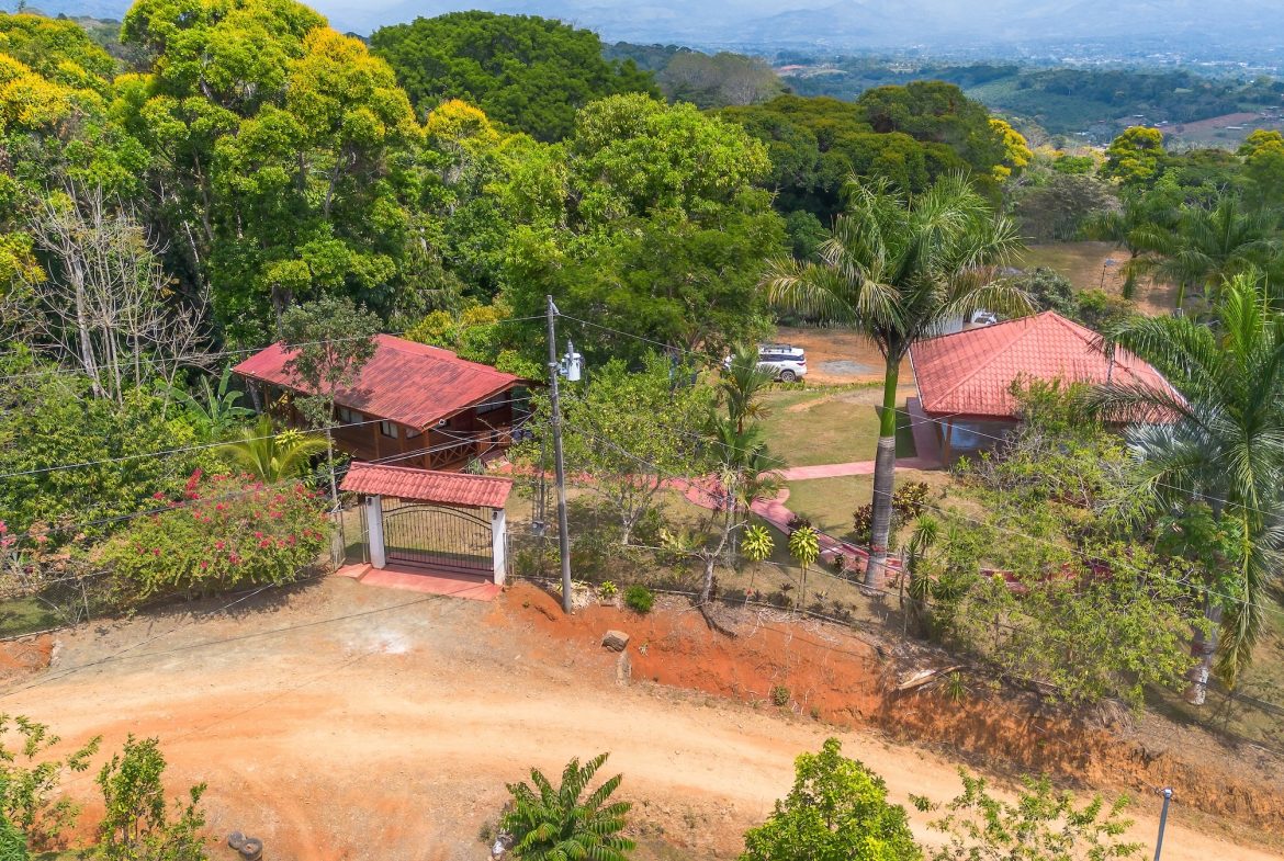 COMMERCIAL PROPERTY WITH FIVE CABINS, IN PEREZ ZELEDON – 46 ACRES