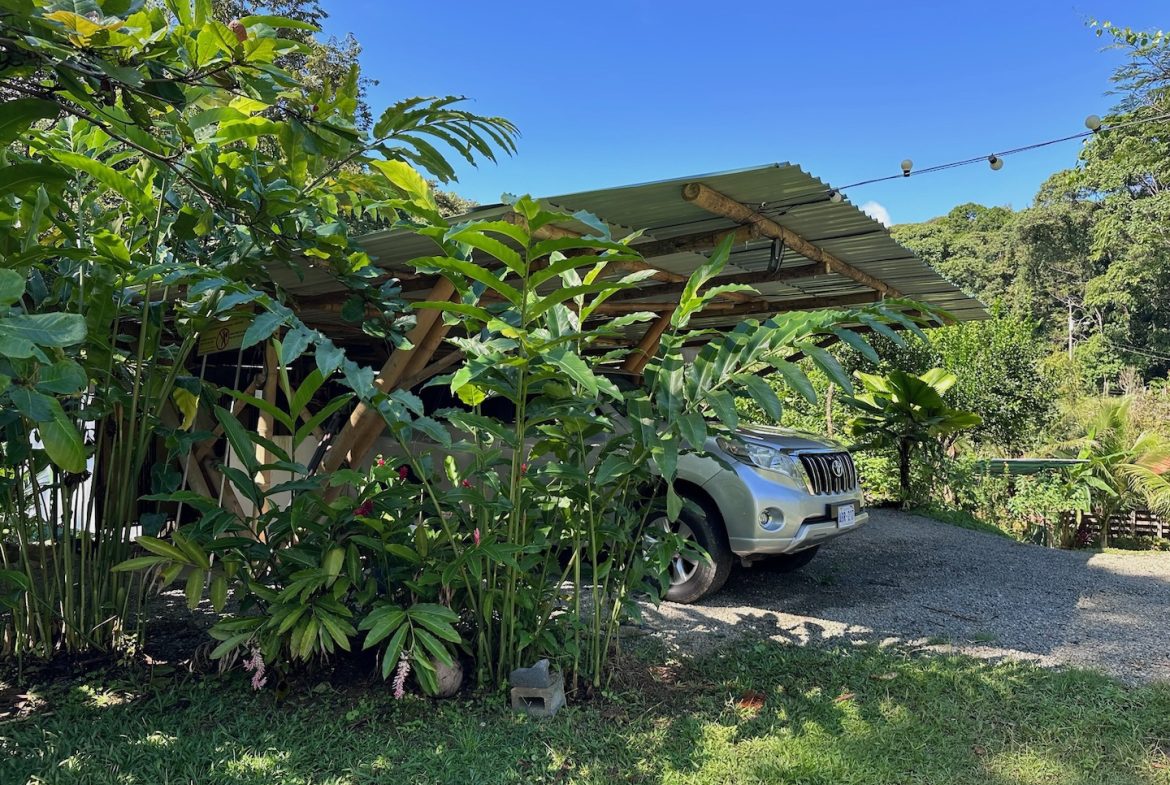 MOUNTAIN PROPERTY WITH THREE BEDROOMS AND GUEST HOUSE, IN LA ALFOMBRA – 2.4 ACRES