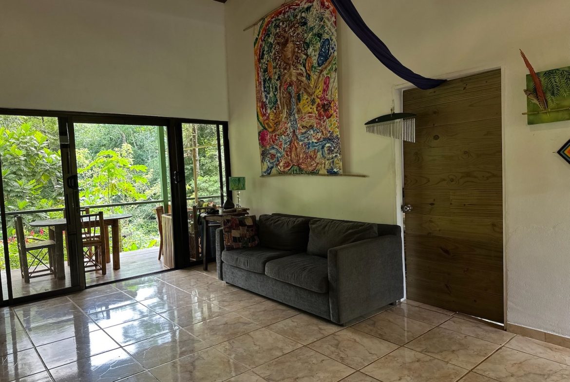 MOUNTAIN PROPERTY WITH THREE BEDROOMS AND GUEST HOUSE, IN LA ALFOMBRA – 2.4 ACRES