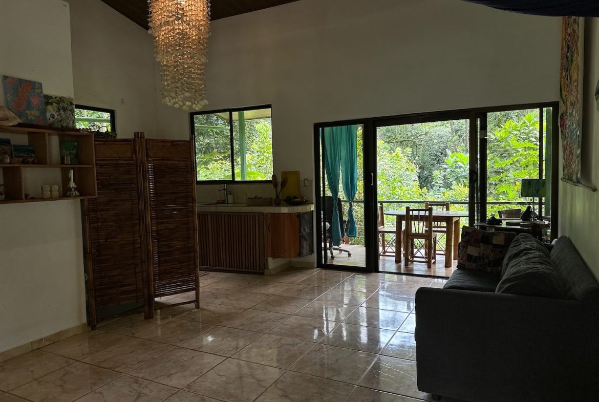 MOUNTAIN PROPERTY WITH THREE BEDROOMS AND GUEST HOUSE, IN LA ALFOMBRA – 2.4 ACRES