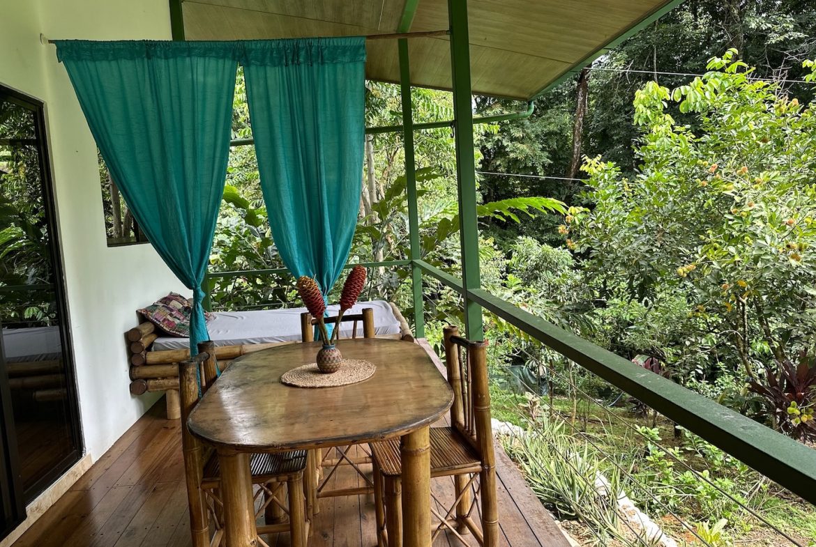 MOUNTAIN PROPERTY WITH THREE BEDROOMS AND GUEST HOUSE, IN LA ALFOMBRA – 2.4 ACRES
