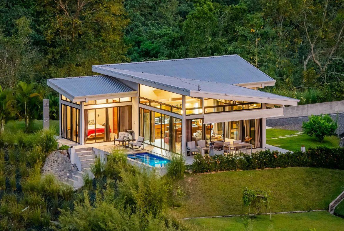 3 BEDROOM LUXURY MODERN HOME AND 2 BEDROOM GUEST HOUSE IN OJOCHAL – 2.96 ACRES
