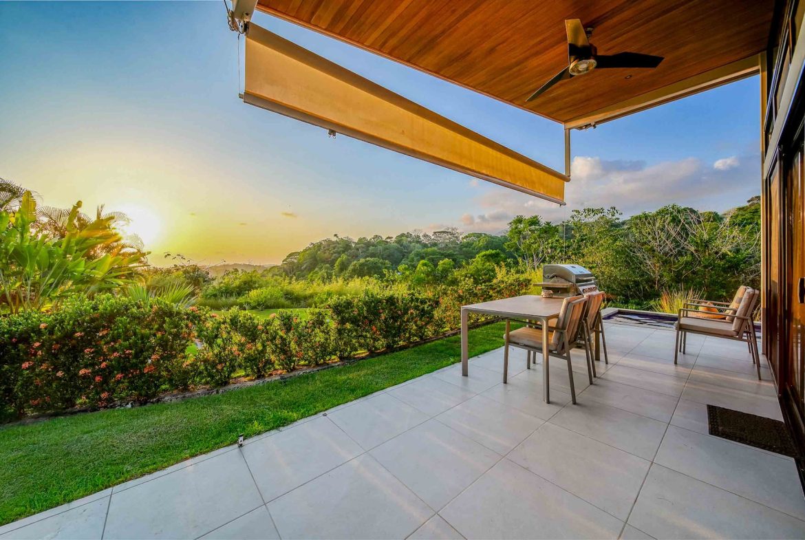 3 BEDROOM LUXURY MODERN HOME AND 2 BEDROOM GUEST HOUSE IN OJOCHAL – 2.96 ACRES