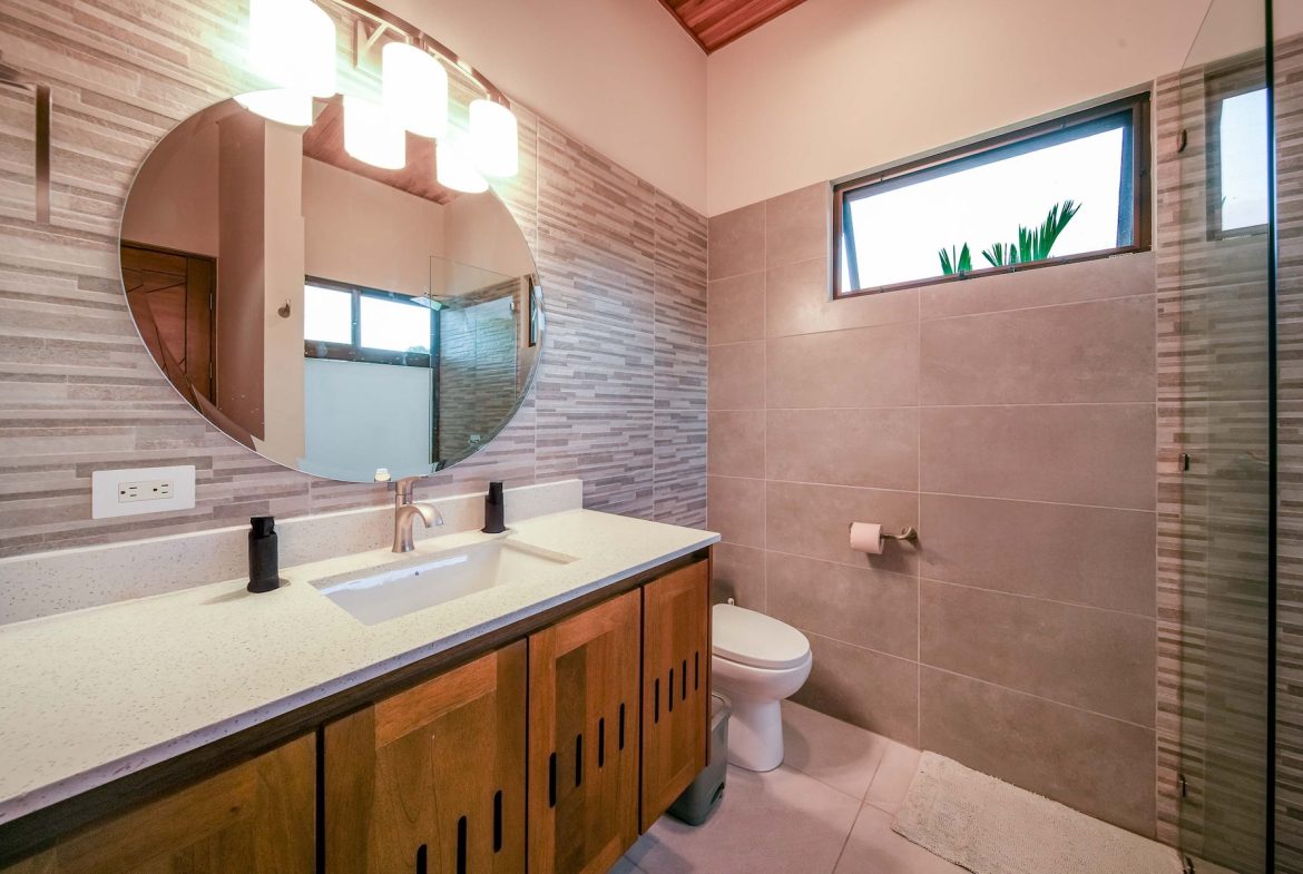 3 BEDROOM LUXURY MODERN HOME AND 2 BEDROOM GUEST HOUSE IN OJOCHAL – 2.96 ACRES