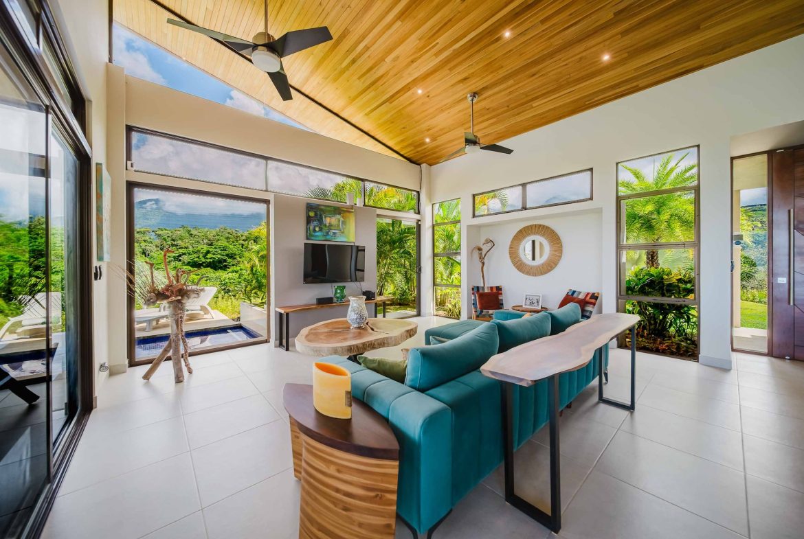 3 BEDROOM LUXURY MODERN HOME AND 2 BEDROOM GUEST HOUSE IN OJOCHAL – 2.96 ACRES