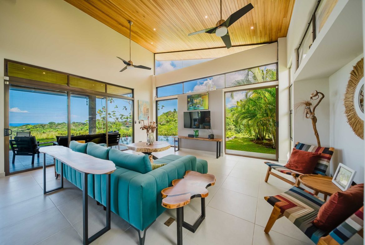 3 BEDROOM LUXURY MODERN HOME AND 2 BEDROOM GUEST HOUSE IN OJOCHAL – 2.96 ACRES