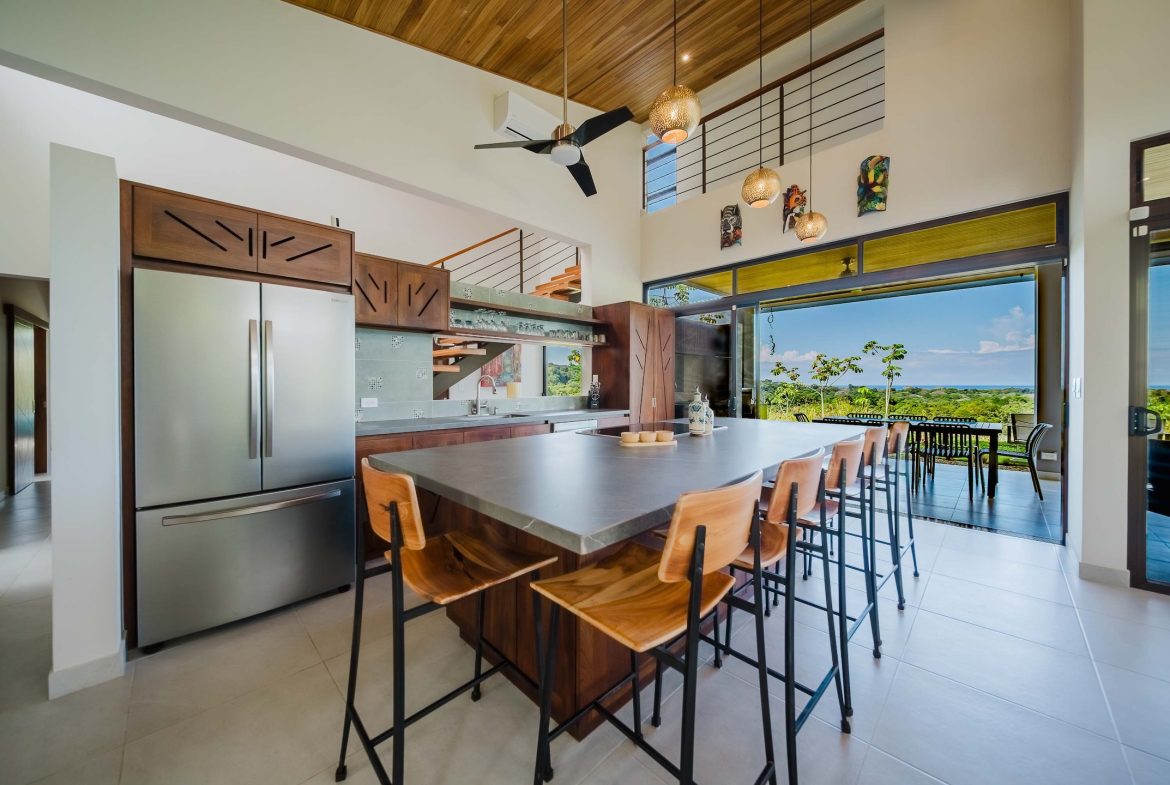 3 BEDROOM LUXURY MODERN HOME AND 2 BEDROOM GUEST HOUSE IN OJOCHAL – 2.96 ACRES