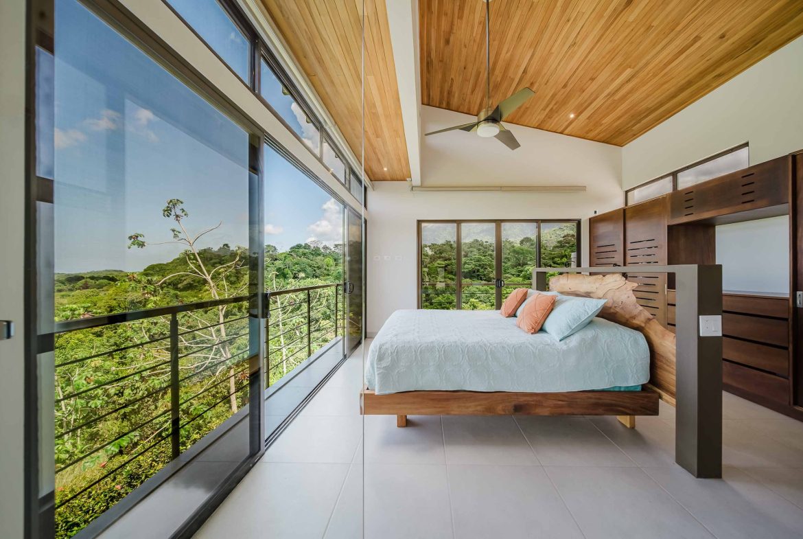 3 BEDROOM LUXURY MODERN HOME AND 2 BEDROOM GUEST HOUSE IN OJOCHAL – 2.96 ACRES