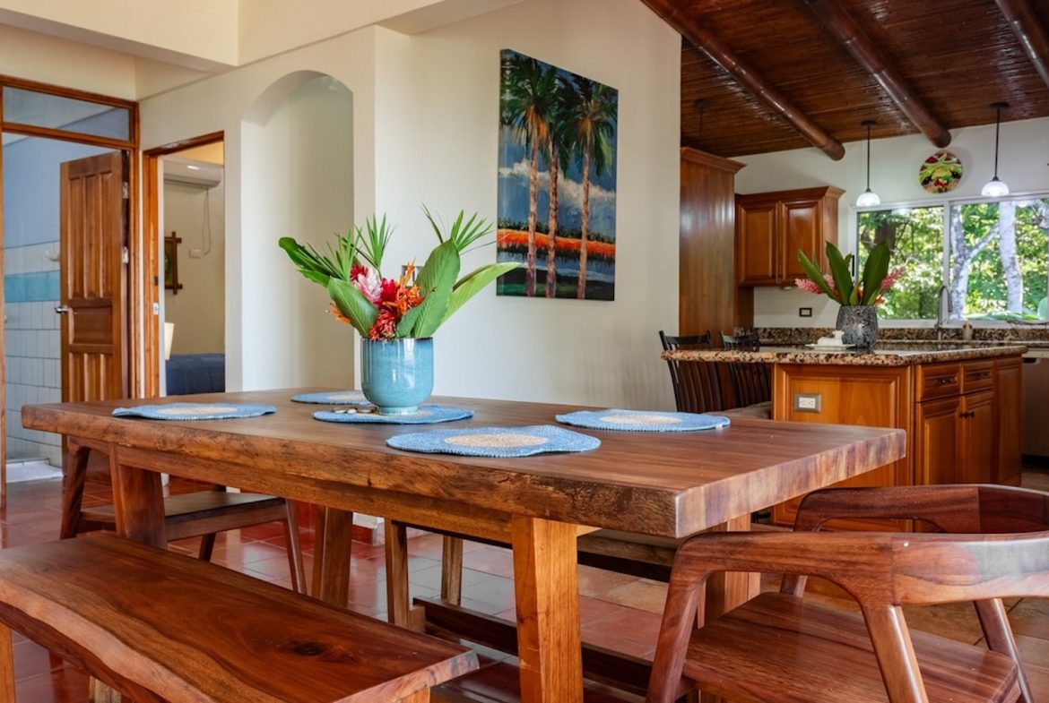 PROPERTY WITH THREE BEDROOMS AND OCEAN FRONT VIEWS, IN PUERTO NUEVO – 5.8 ACRES