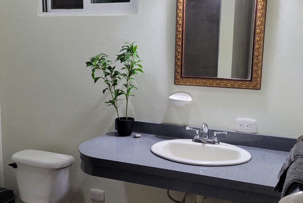 PROPERTY WITH THREE BEDROOMS AND OCEAN FRONT VIEWS, IN PUERTO NUEVO – 5.8 ACRES