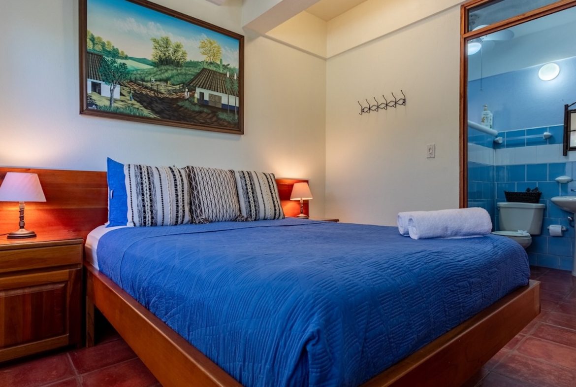 PROPERTY WITH THREE BEDROOMS AND OCEAN FRONT VIEWS, IN PUERTO NUEVO – 5.8 ACRES