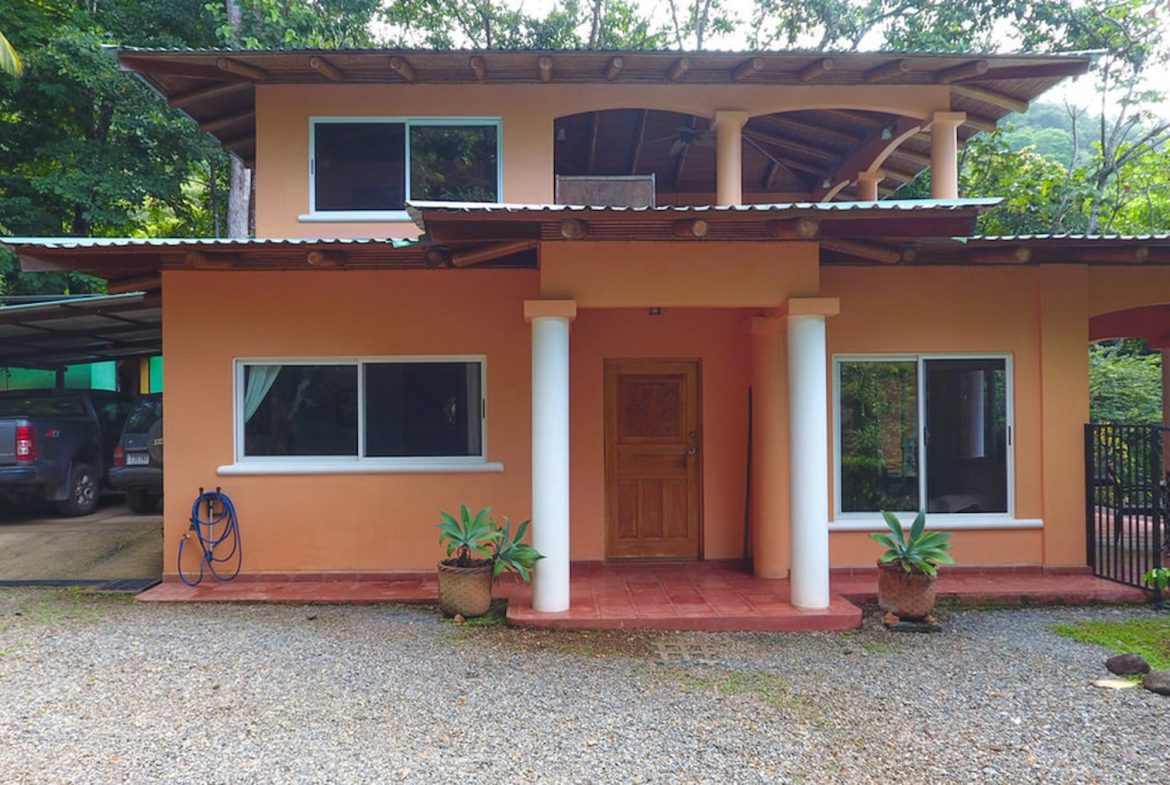 PROPERTY WITH THREE BEDROOMS AND OCEAN FRONT VIEWS, IN PUERTO NUEVO – 5.8 ACRES