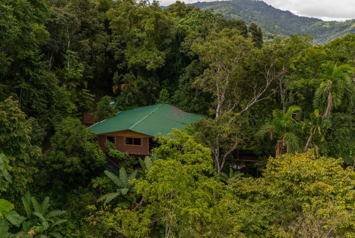 COMMERCIAL PROPERTY WITH TWO BEDROOMS A STEPS OF THE NAUYACA WATERFALL – 4.94 ACRES