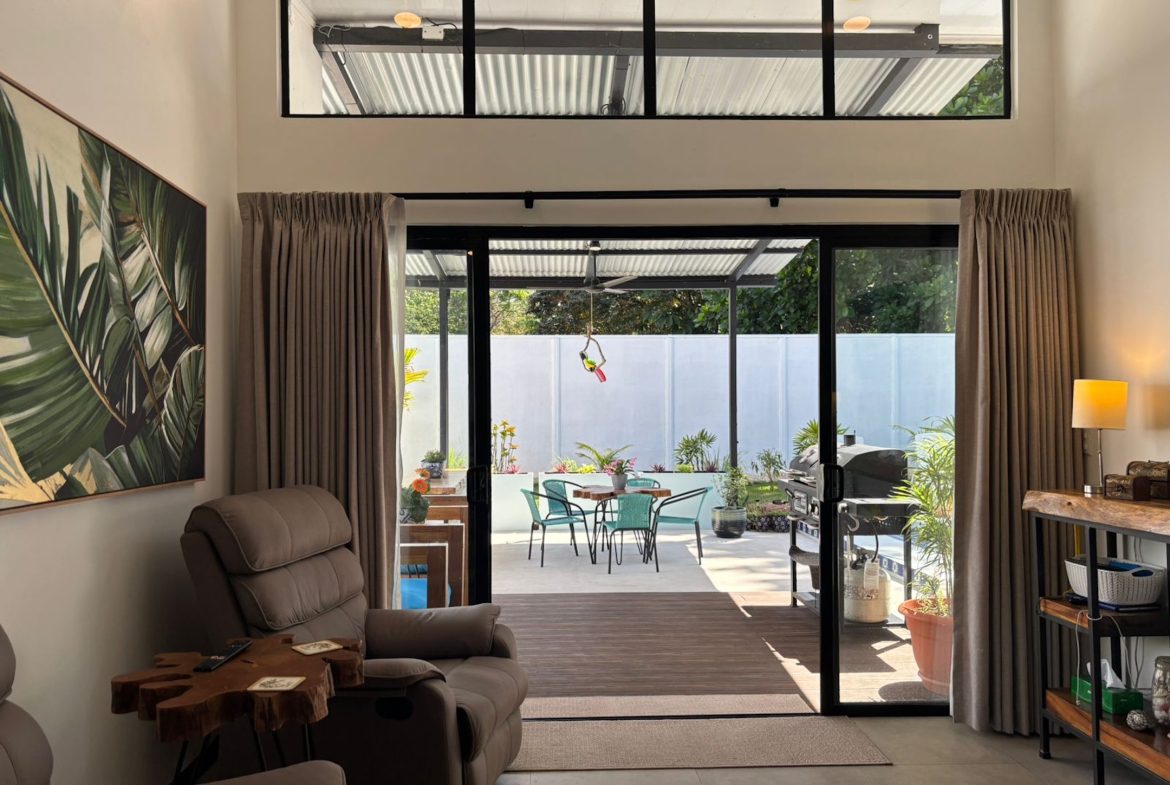 PROPERTY WITH TWO BEDROOMS IN A GATED COMMUNITY OF LAS LOMAS PARRITA – 0.074 ACRES