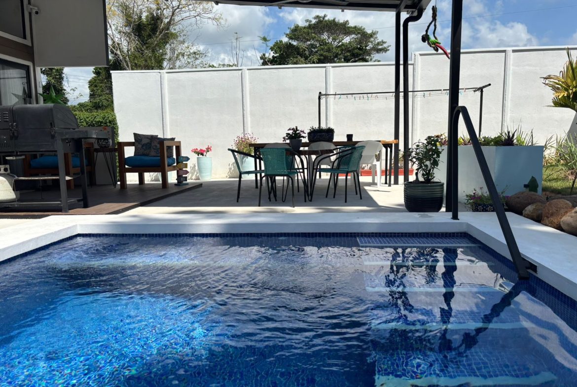 PROPERTY WITH TWO BEDROOMS IN A GATED COMMUNITY OF LAS LOMAS PARRITA – 0.074 ACRES