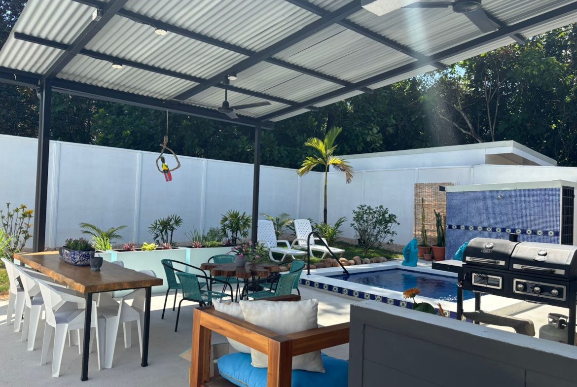 PROPERTY WITH TWO BEDROOMS IN A GATED COMMUNITY OF LAS LOMAS PARRITA – 0.074 ACRES