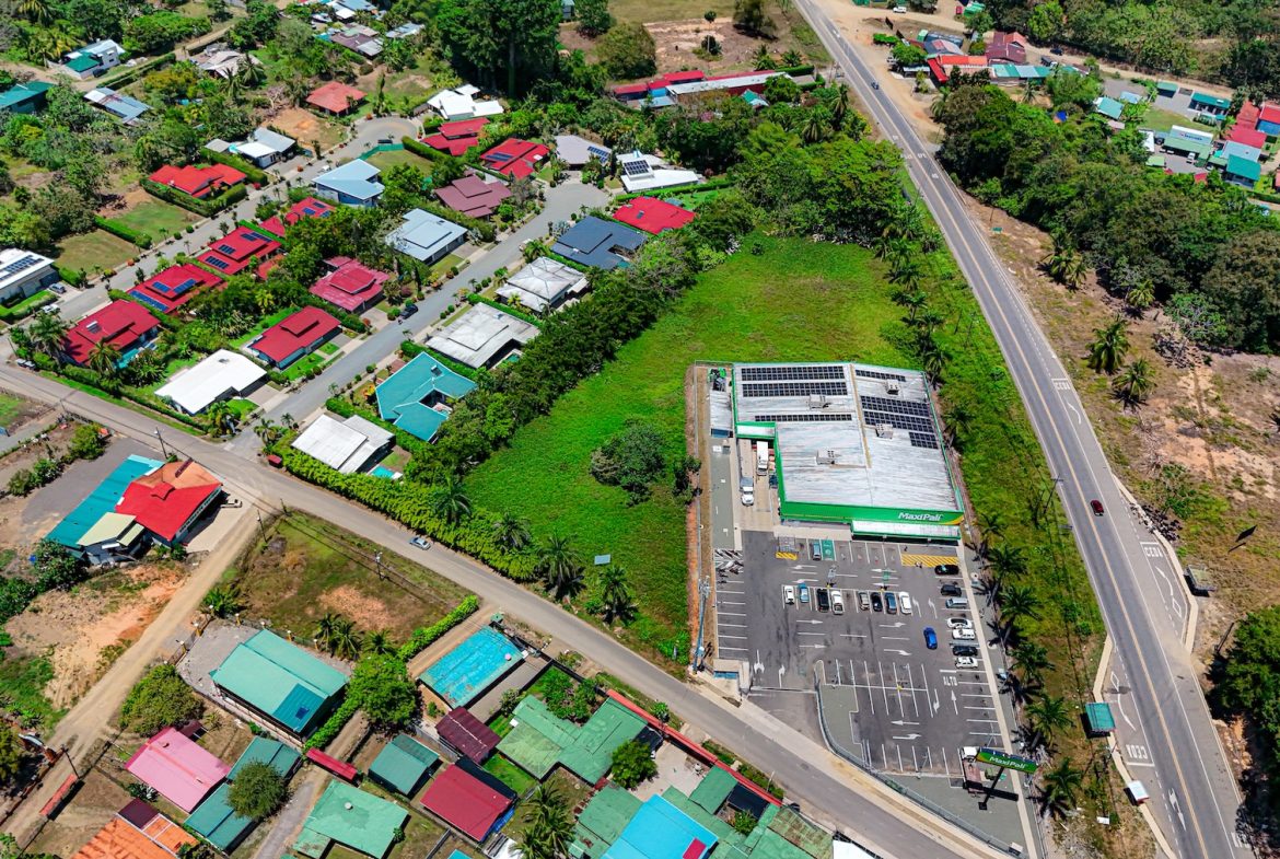 VILLAS DEL SOL PROPERTY WITH THREE BEDROOMS NEAR TO THE BEACH, IN CHAMAN – 0.18 ACRES