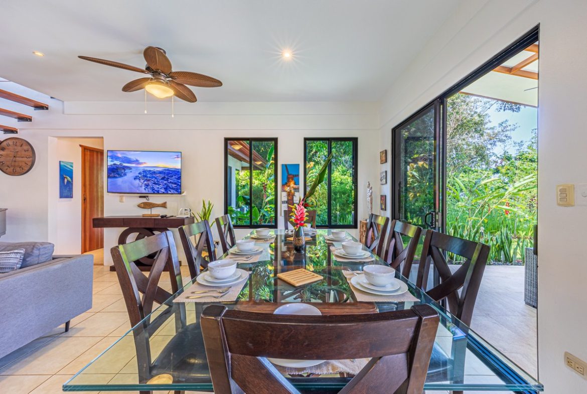 LUXURY PROPERTY WITH FIVE BEDROOMS, IN PLAYA HERMOSA – 2.07 ACRES