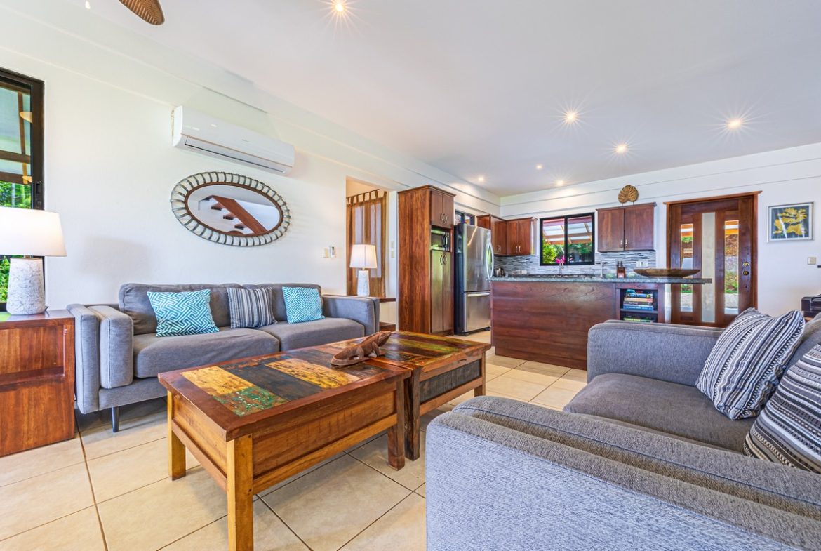LUXURY PROPERTY WITH FIVE BEDROOMS, IN PLAYA HERMOSA – 2.07 ACRES