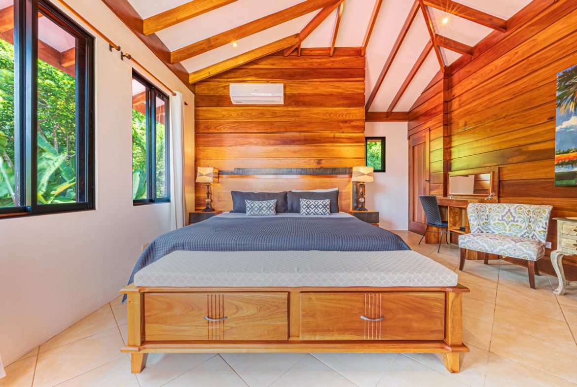 LUXURY PROPERTY WITH FIVE BEDROOMS, IN PLAYA HERMOSA – 2.07 ACRES