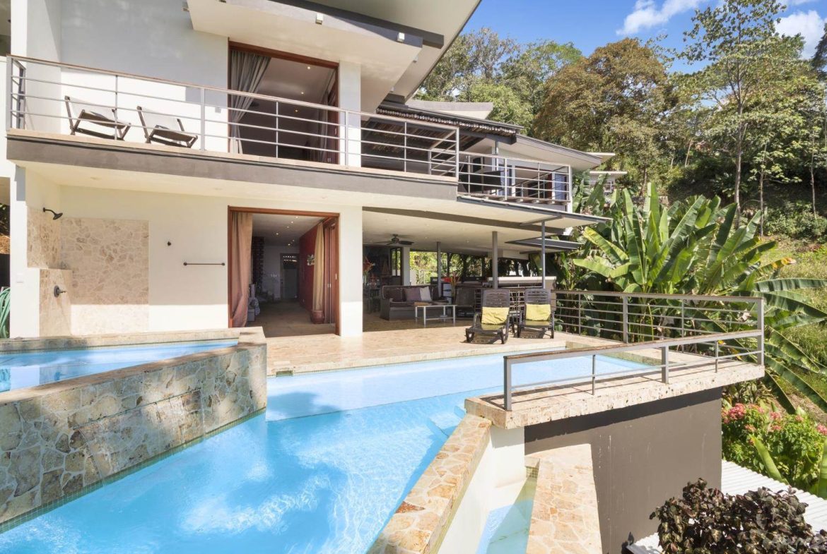 PROPERTY WITH OCEAN VIEWS NEAR TO EVERYTHING, IN JARDINES DEL MORETE UVITA – 0.34 ACRES