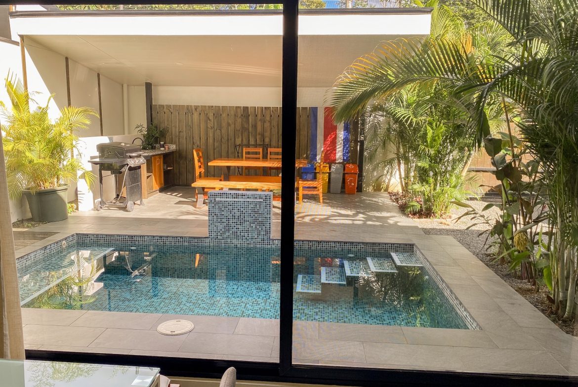 PROPERTY WITH FOUR BEDROOMS NEAR TO THE EVERYTHING, IN UVITA – 0.13 ACRES
