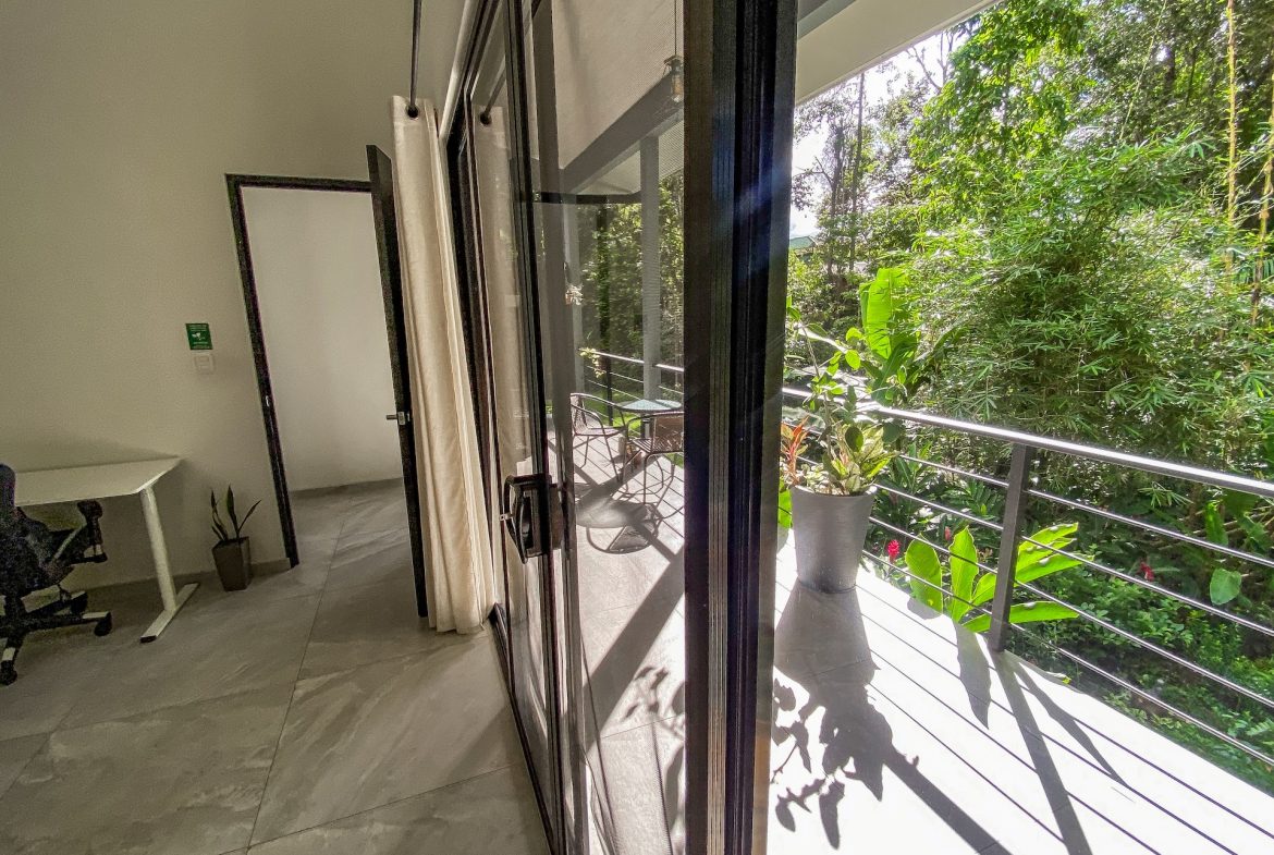 PROPERTY WITH FOUR BEDROOMS NEAR TO THE EVERYTHING, IN UVITA – 0.13 ACRES