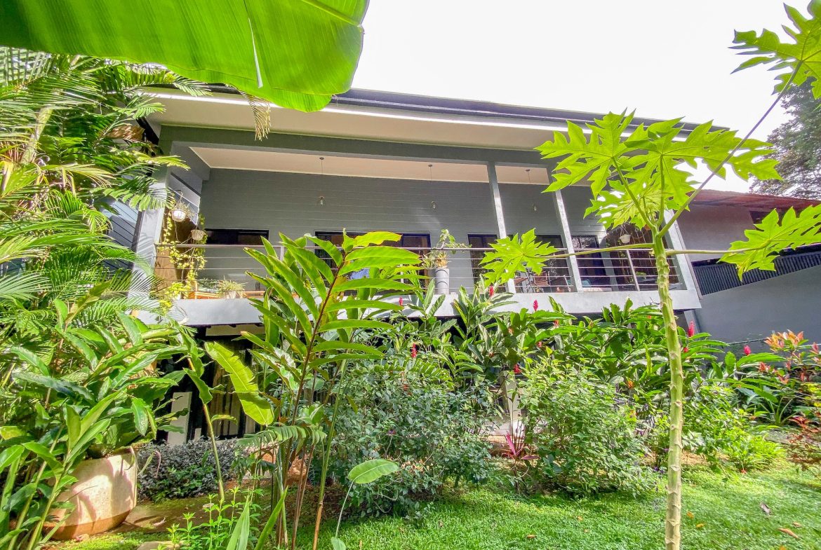 PROPERTY WITH FOUR BEDROOMS NEAR TO THE EVERYTHING, IN UVITA – 0.13 ACRES