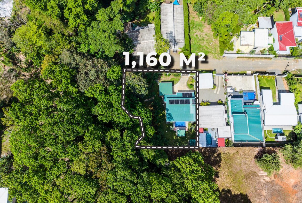 PROPERTY WITH TWO BEDROOMS WITH A PRIVATE CREEK, IN UVITA CENTER – 0.29 ACRES