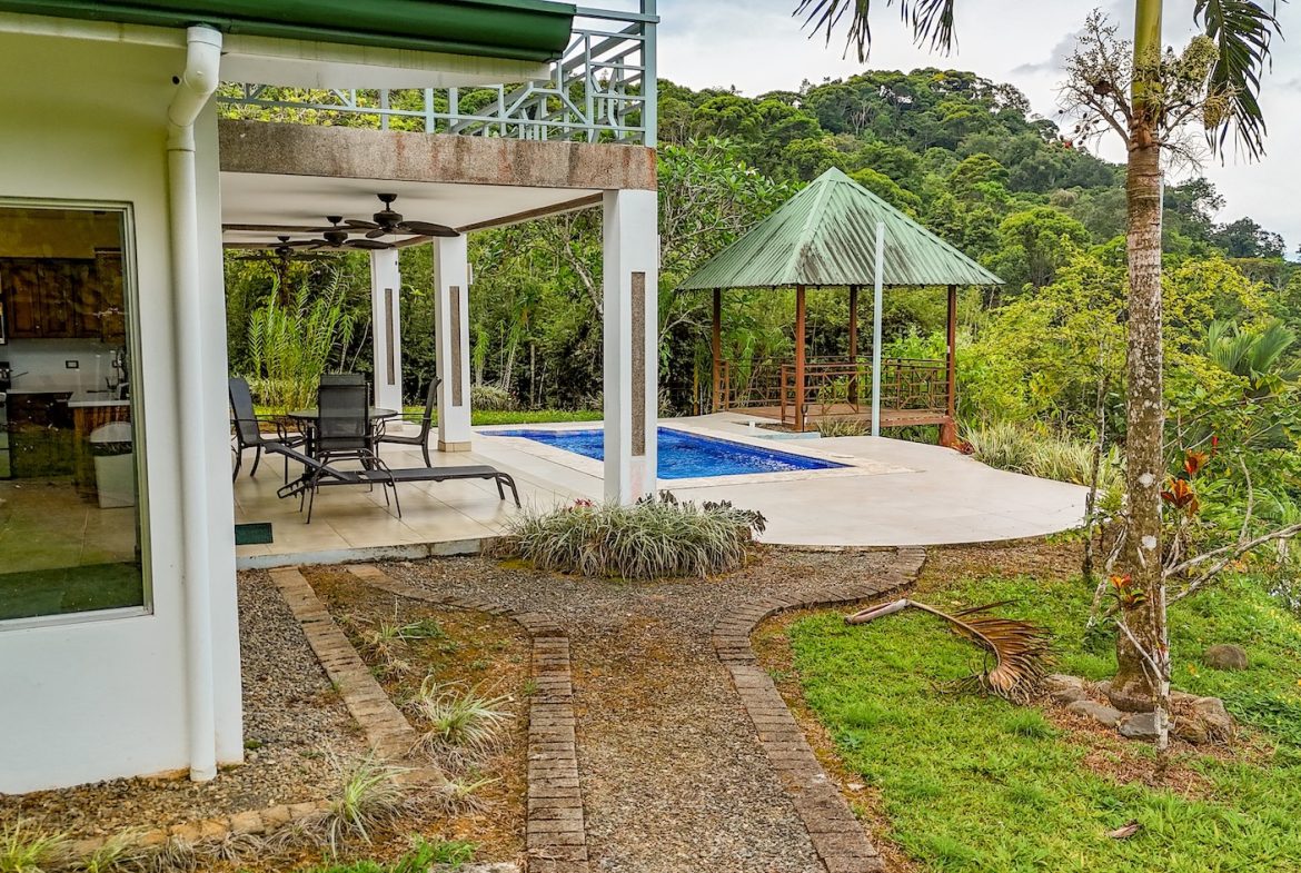MOUNTAIN PROPERTY WITH OCEAN VIEWS IN THE UP OF TRES RIOS – 2.75 ACRES