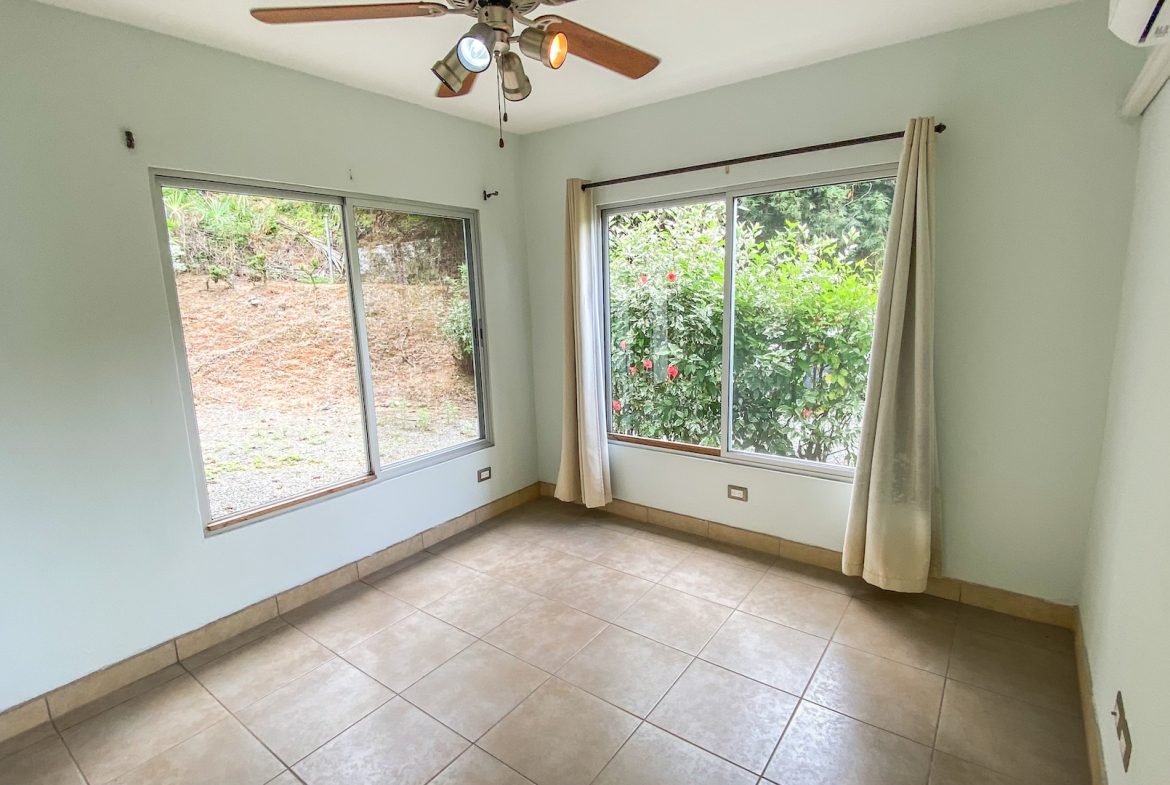 MOUNTAIN PROPERTY WITH OCEAN VIEWS IN THE UP OF TRES RIOS – 2.75 ACRES
