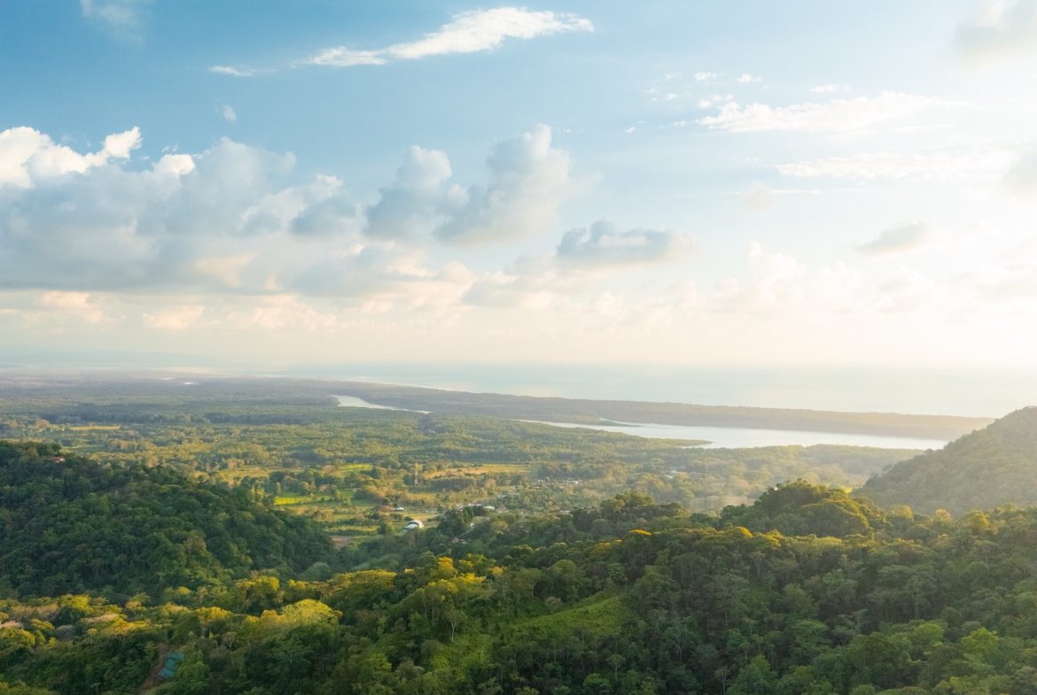 BUILDING PROPERTY WITH BEAUTIFUL VIEWS OF THE OCEAN AND SUNSET, IN TRES RIOS – 1.96 ACRES