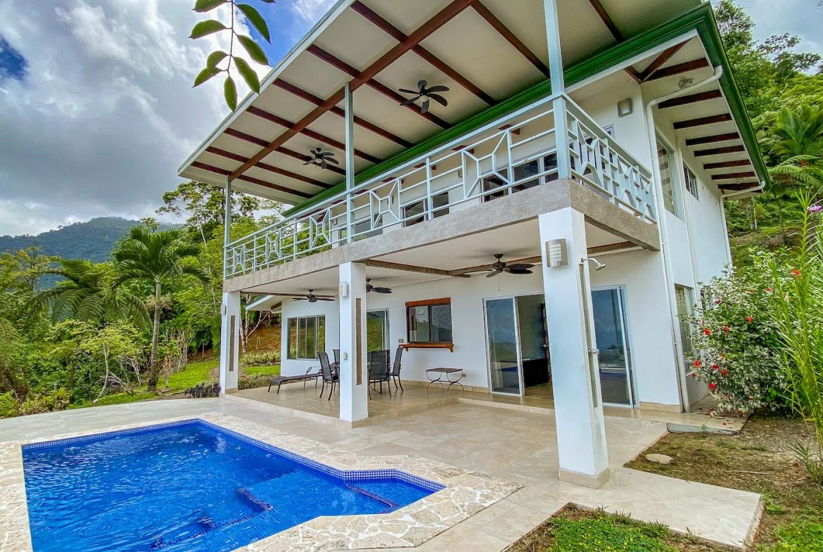 MOUNTAIN PROPERTY WITH OCEAN VIEWS IN THE UP OF TRES RIOS – 2.75 ACRES