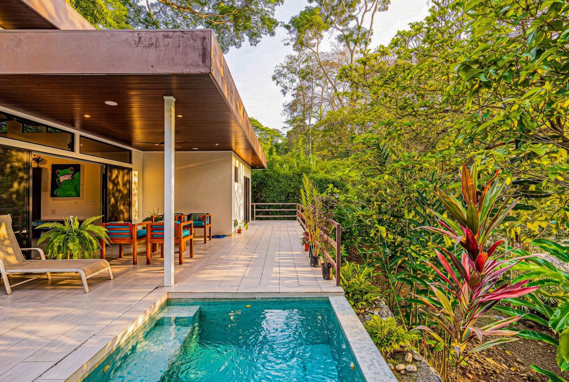 OASIS PROPERTY WITH THREE BEDROOMS NEAR TO THE RIVER, IN BARU – 0.69 ACRES