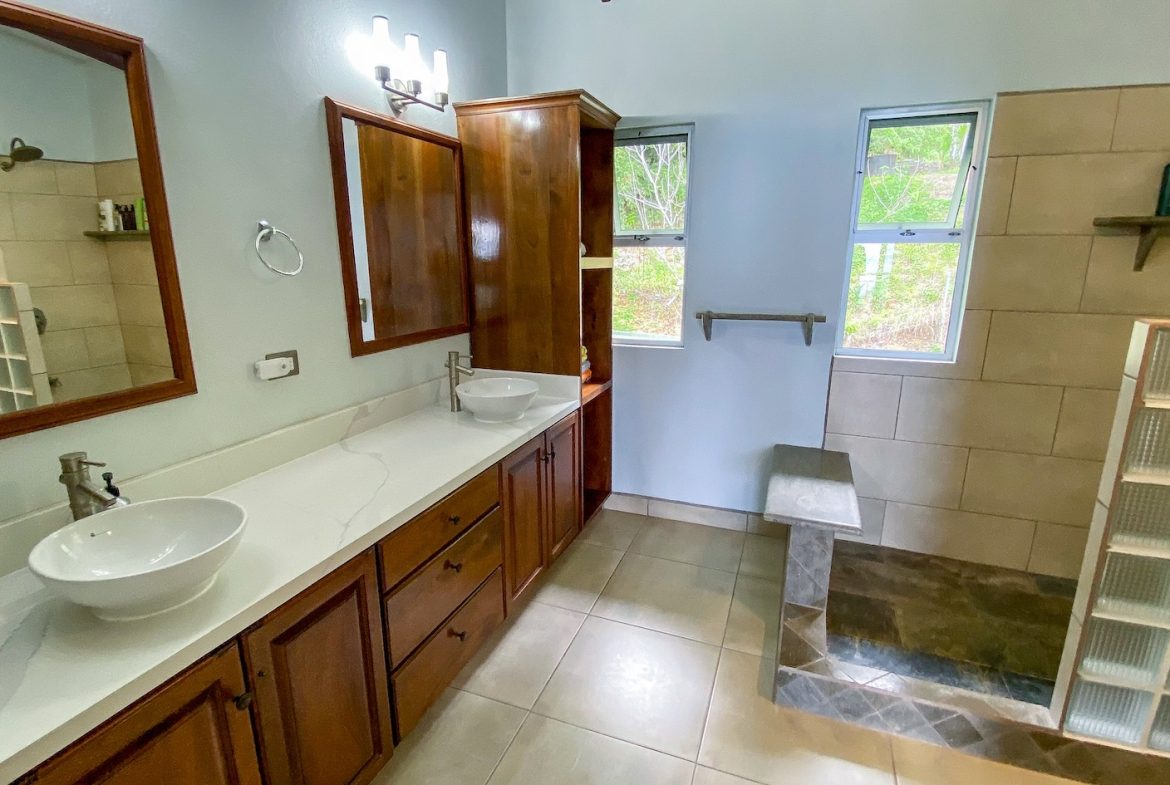 MOUNTAIN PROPERTY WITH OCEAN VIEWS IN THE UP OF TRES RIOS – 2.75 ACRES
