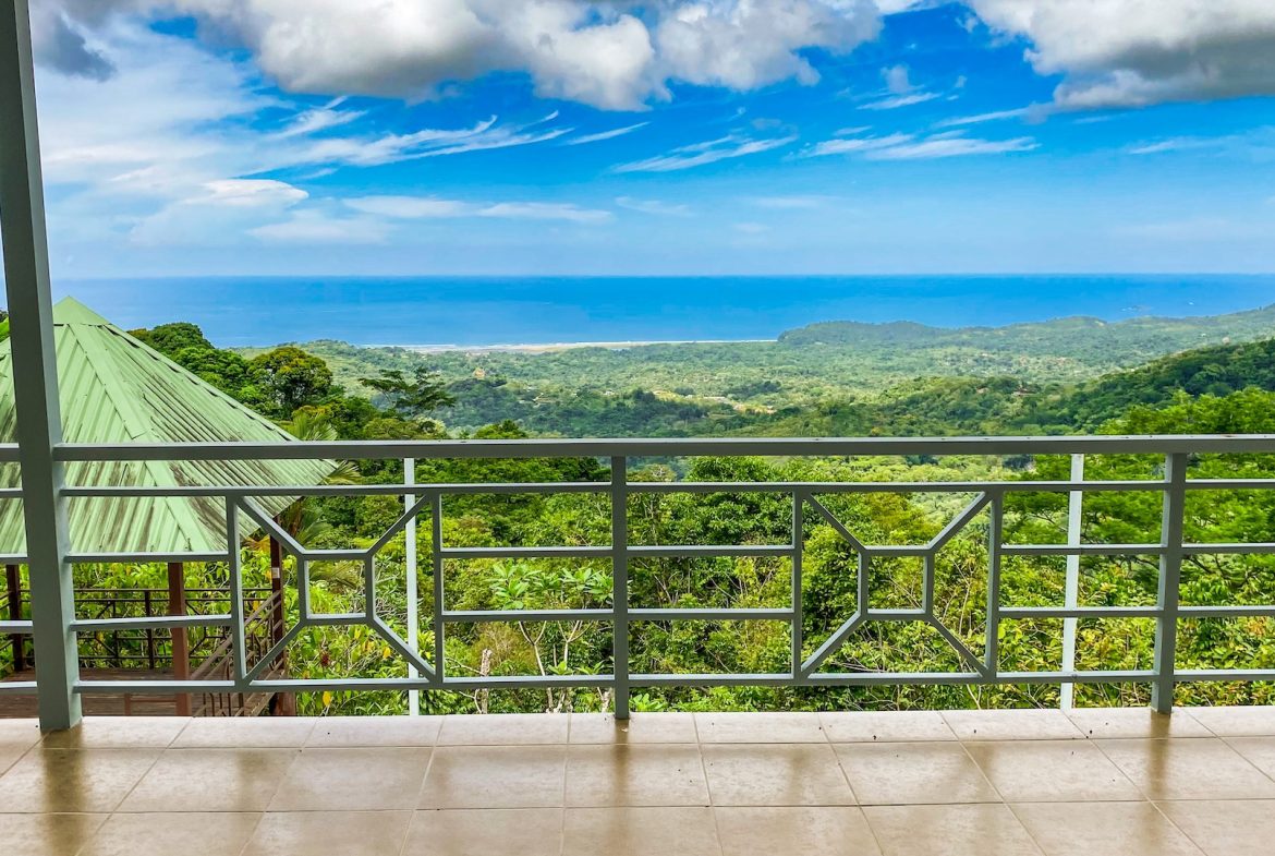 MOUNTAIN PROPERTY WITH OCEAN VIEWS IN THE UP OF TRES RIOS – 2.75 ACRES