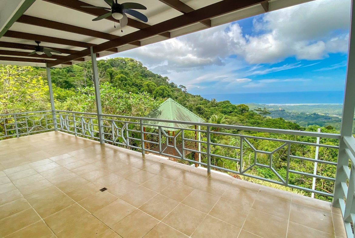 MOUNTAIN PROPERTY WITH OCEAN VIEWS IN THE UP OF TRES RIOS – 2.75 ACRES