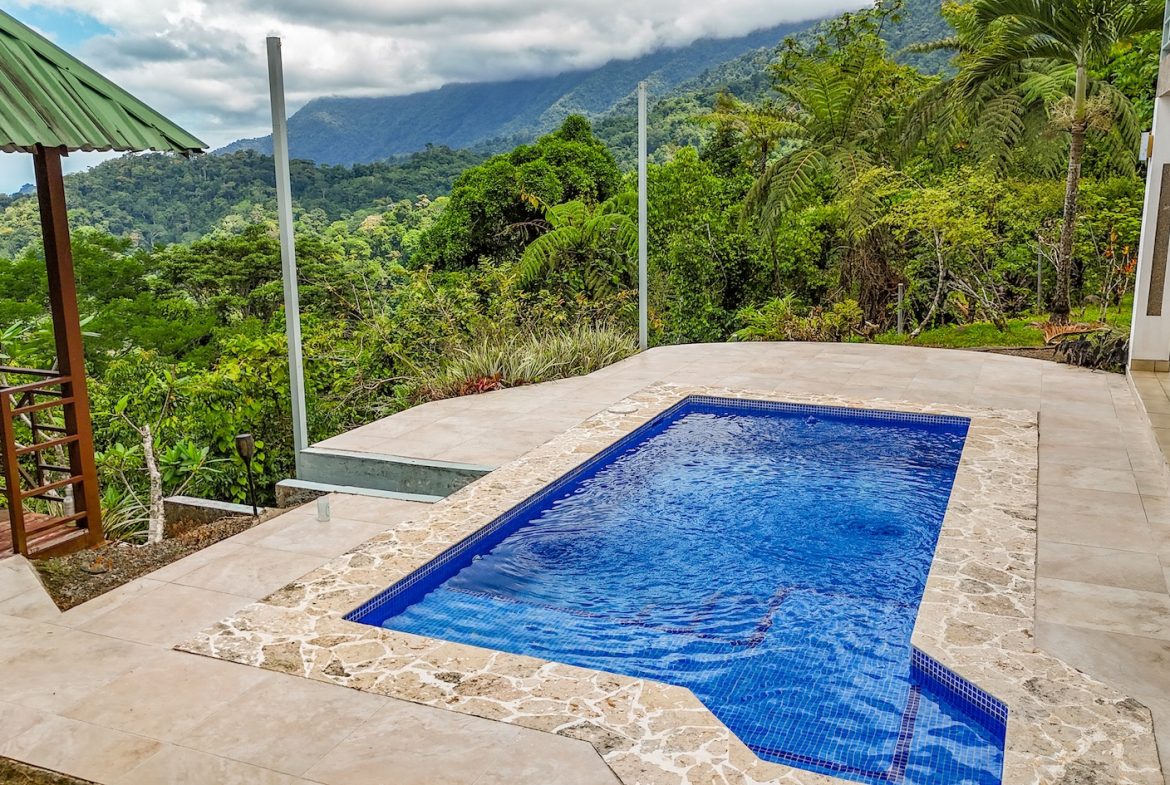 MOUNTAIN PROPERTY WITH OCEAN VIEWS IN THE UP OF TRES RIOS – 2.75 ACRES
