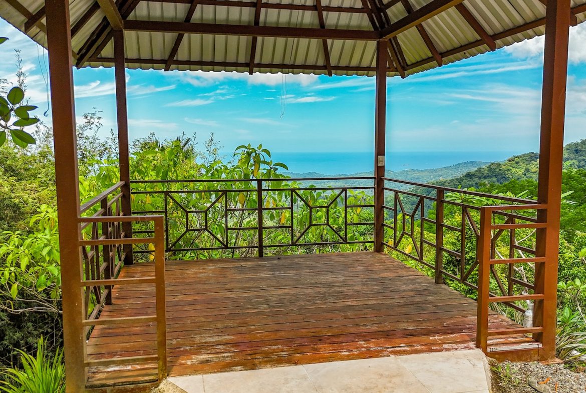 MOUNTAIN PROPERTY WITH OCEAN VIEWS IN THE UP OF TRES RIOS – 2.75 ACRES