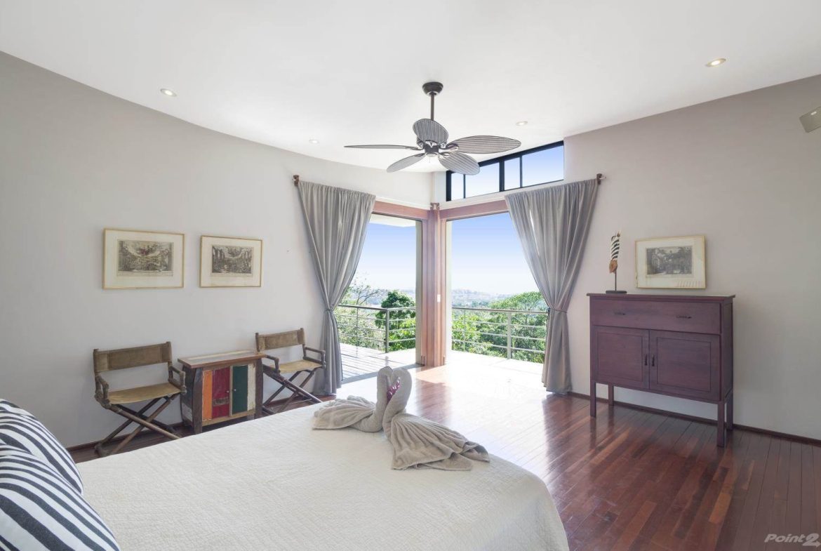 PROPERTY WITH OCEAN VIEWS NEAR TO EVERYTHING, IN JARDINES DEL MORETE UVITA – 0.34 ACRES