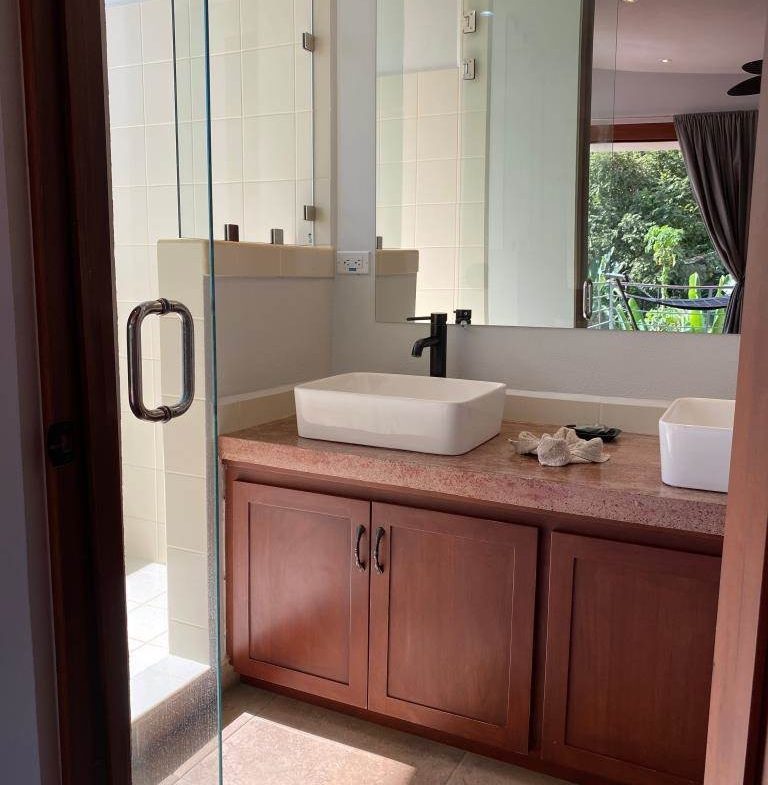 PROPERTY WITH OCEAN VIEWS NEAR TO EVERYTHING, IN JARDINES DEL MORETE UVITA – 0.34 ACRES