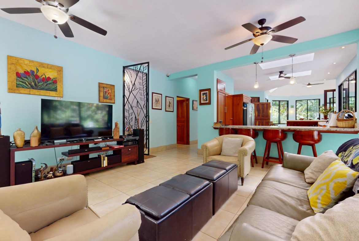 JUNGLE PROPERTY WITH THREE BEDROOMS IN A GATED COMMUNITY, IN OJOCHAL – 1.17 ACRES