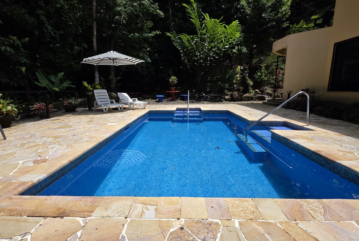 JUNGLE PROPERTY WITH THREE BEDROOMS IN A GATED COMMUNITY, IN OJOCHAL – 1.17 ACRES