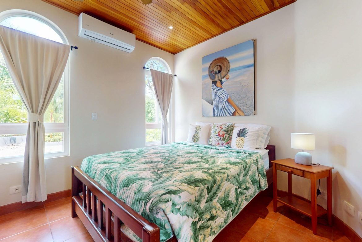 PROPERTY WITH FOUR BEDROOMS WITH OCEAN VIEWS, IN OJOCHAL – 0.54 ACRES