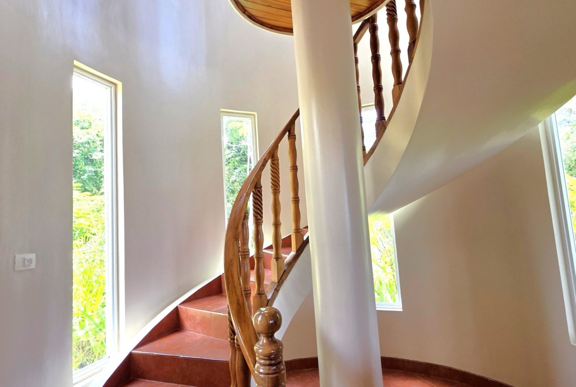PROPERTY WITH FOUR BEDROOMS WITH OCEAN VIEWS, IN OJOCHAL – 0.54 ACRES