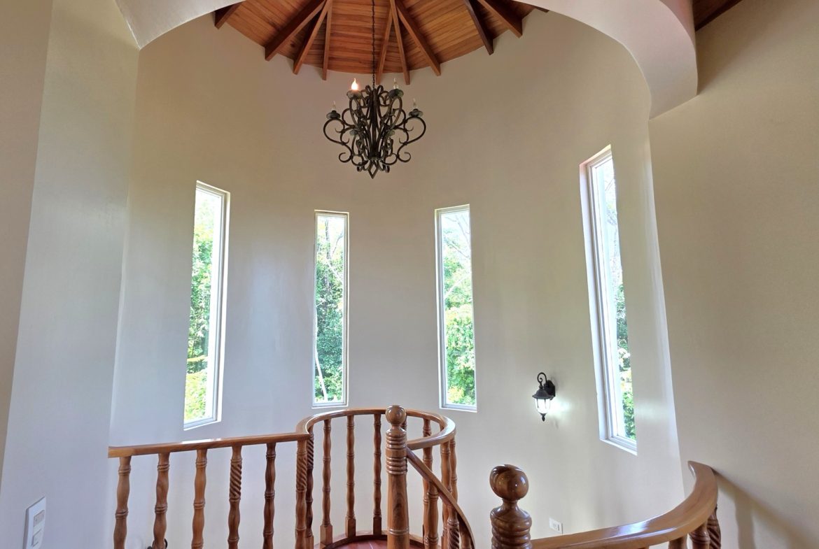 PROPERTY WITH FOUR BEDROOMS WITH OCEAN VIEWS, IN OJOCHAL – 0.54 ACRES
