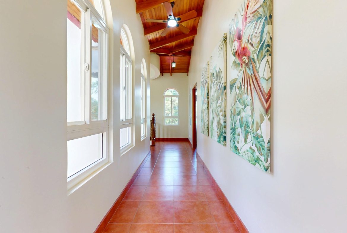 PROPERTY WITH FOUR BEDROOMS WITH OCEAN VIEWS, IN OJOCHAL – 0.54 ACRES