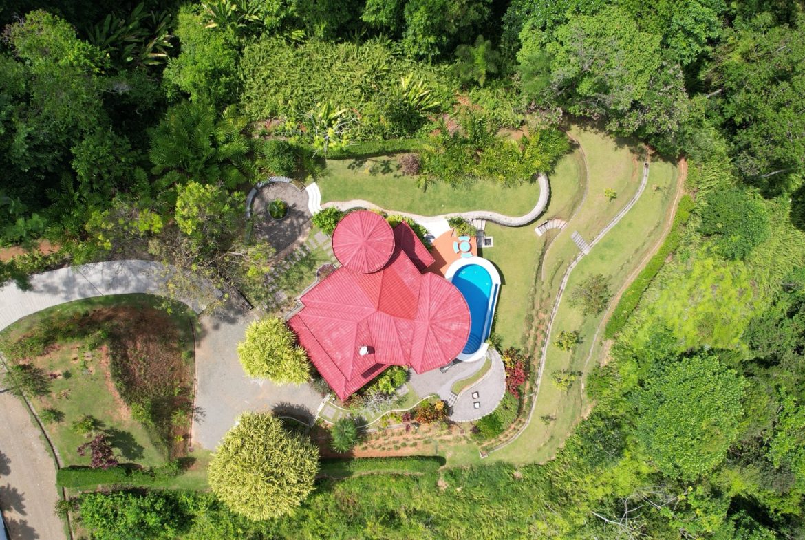 PROPERTY WITH FOUR BEDROOMS WITH OCEAN VIEWS, IN OJOCHAL – 0.54 ACRES