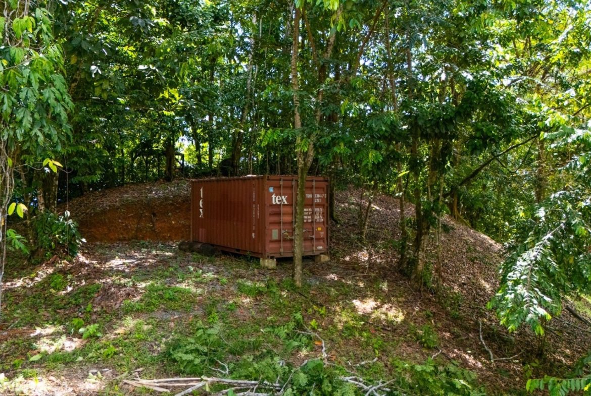 BUILDING PROPERTY WITH PARTIAL OCEAN VIEWS, IN LAS BRISAS LA COLONIA – 4.94 ACRES