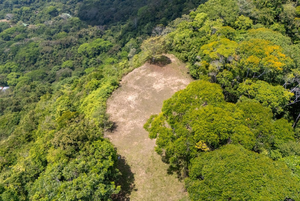 BUILDING PROPERTY WITH PANORAMIC OCEAN AND VALLEY VIEWS, IN SANTA JUANA PLATANILLO – 136 ACRES
